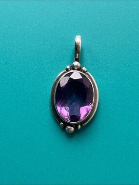 Vintage Faceted Amethyst Pendant in .925 Sterling Silver Bezel Setting (2.9g)